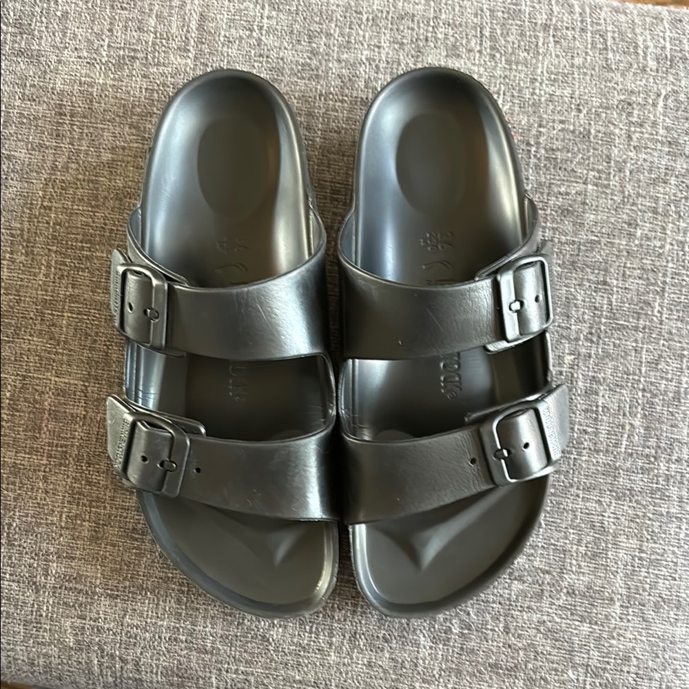 Women’s Black Sandals- Birkenstock Arizona
